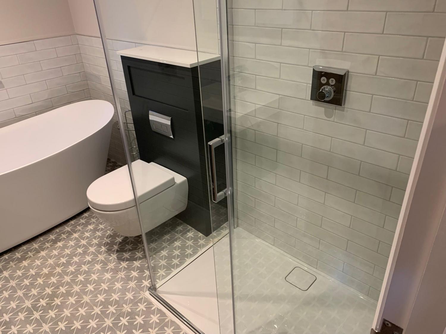 Bathroom installation - Finesse UK -  PLUMBING & HEATING LTD